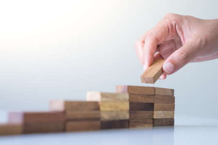 Comparing Defined Benefit and Defined Contribution Workplace Pensions for UK Workers