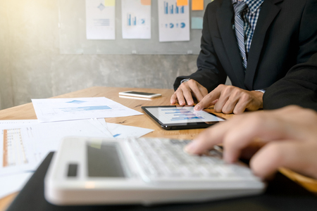 How to Build a Diversified UK Investment Portfolio Using Vanguard and iShares ETFs