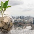 Low-Cost ETF Strategies for Long-Term Wealth Building in the UK